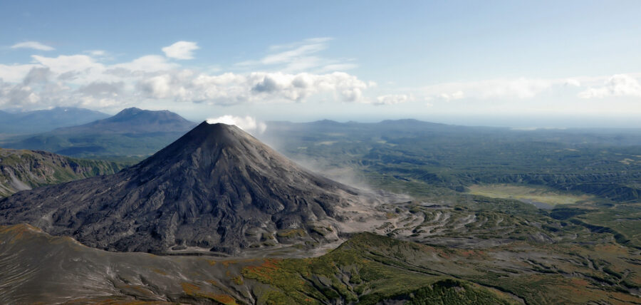 Volcán Karymsky